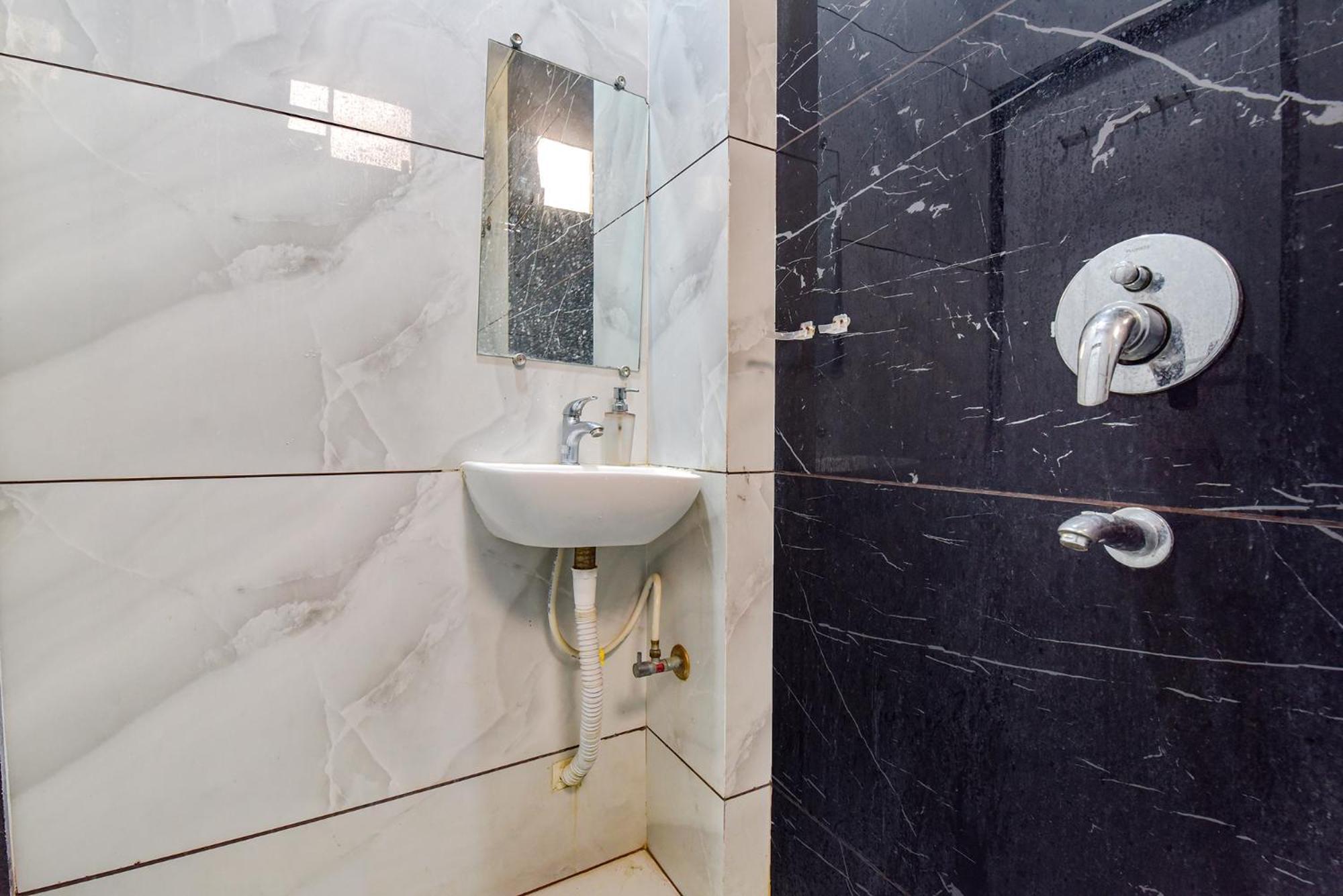 Hotel Fabexpress A2 And Restro Indore Exterior foto
