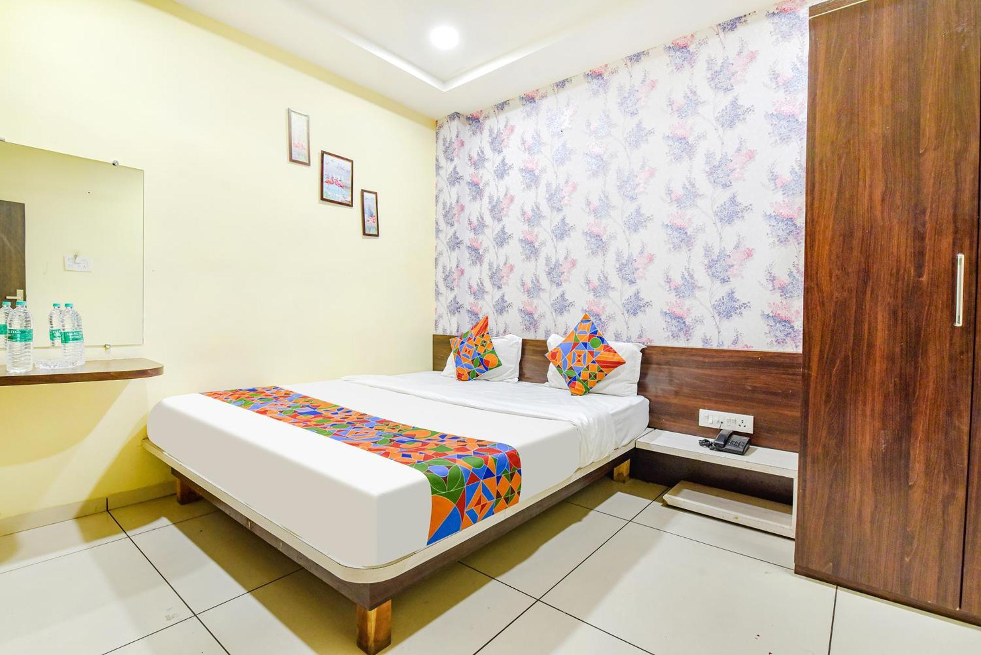 Hotel Fabexpress A2 And Restro Indore Exterior foto
