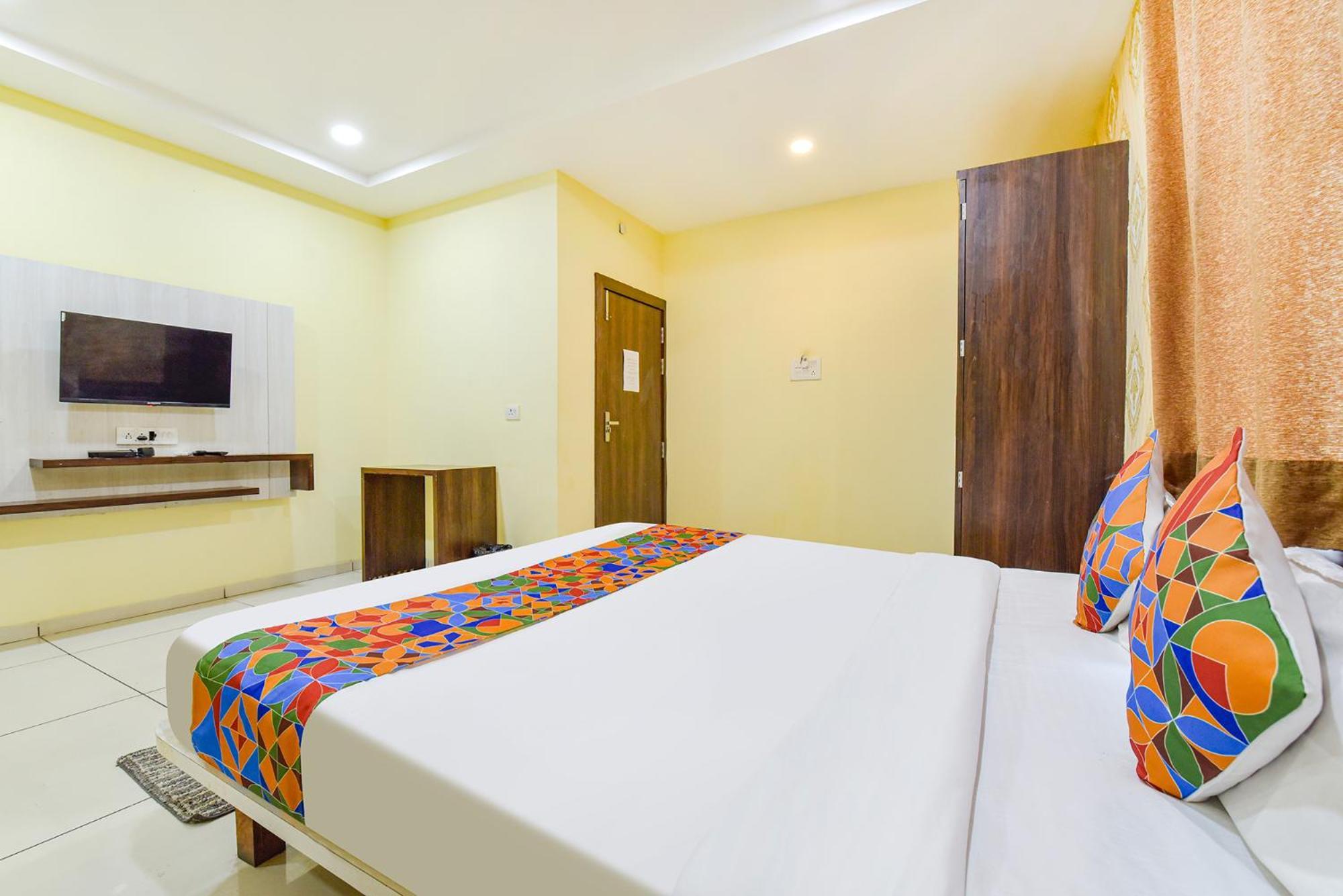 Hotel Fabexpress A2 And Restro Indore Exterior foto