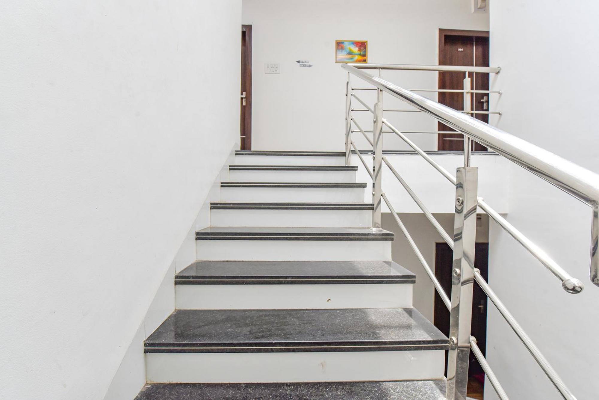 Hotel Fabexpress A2 And Restro Indore Exterior foto