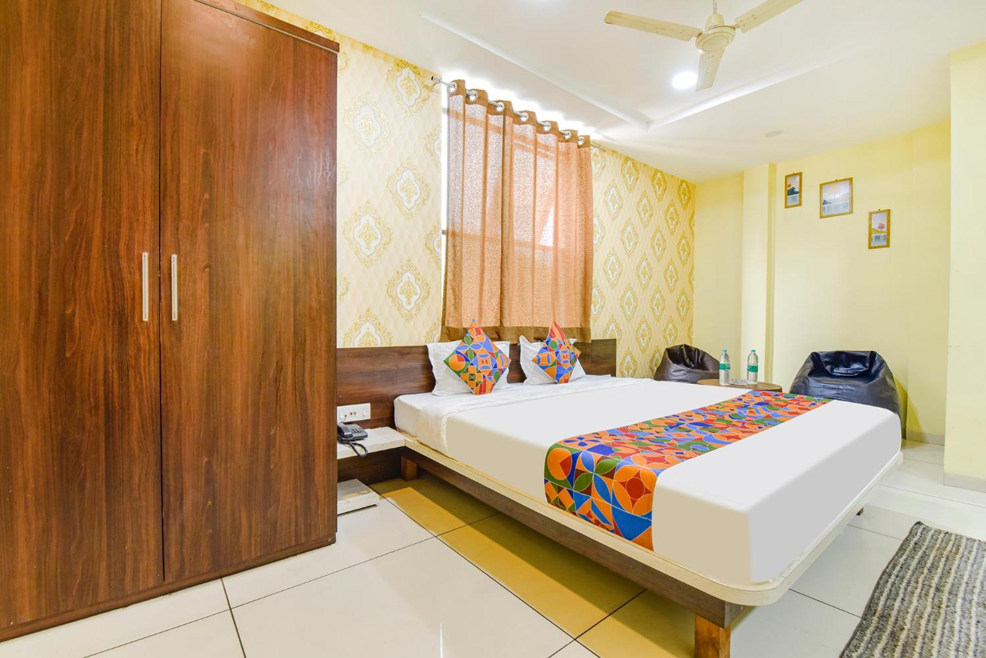 Hotel Fabexpress A2 And Restro Indore Exterior foto